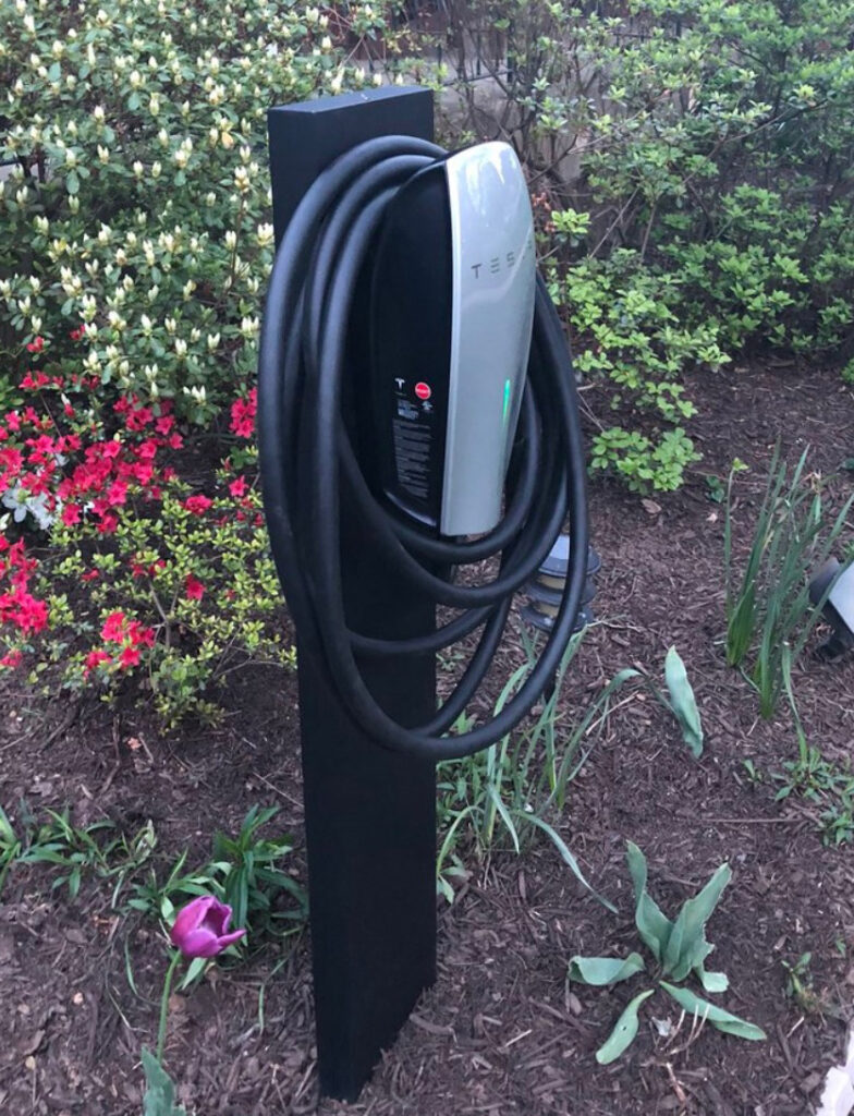 Tesla Wall Mount PLUGZERO